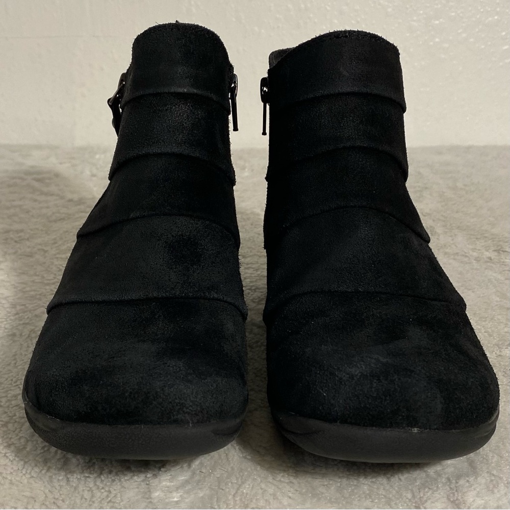 Clarks Christine Sway Black Suede Ankle Boots Women’s Size 7M Dual Zippers - Picture 4 of 10